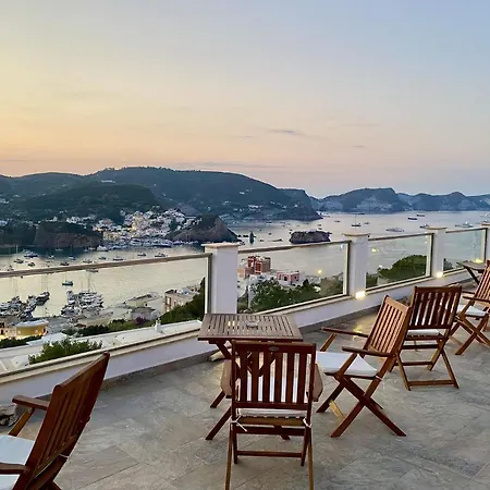 Domus L Pensionat Ponza