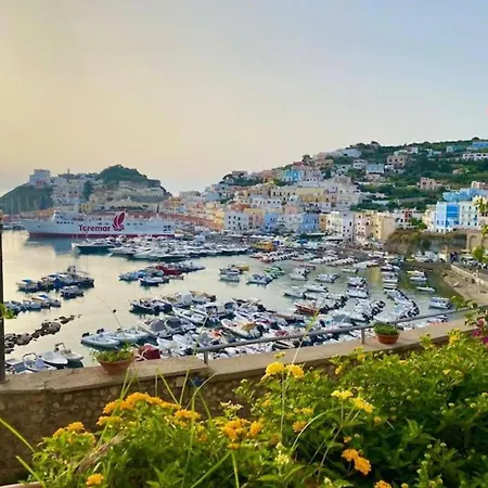 Gæstehus Domus L Ponza