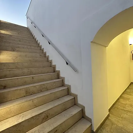 Guest house Domus L Ponza